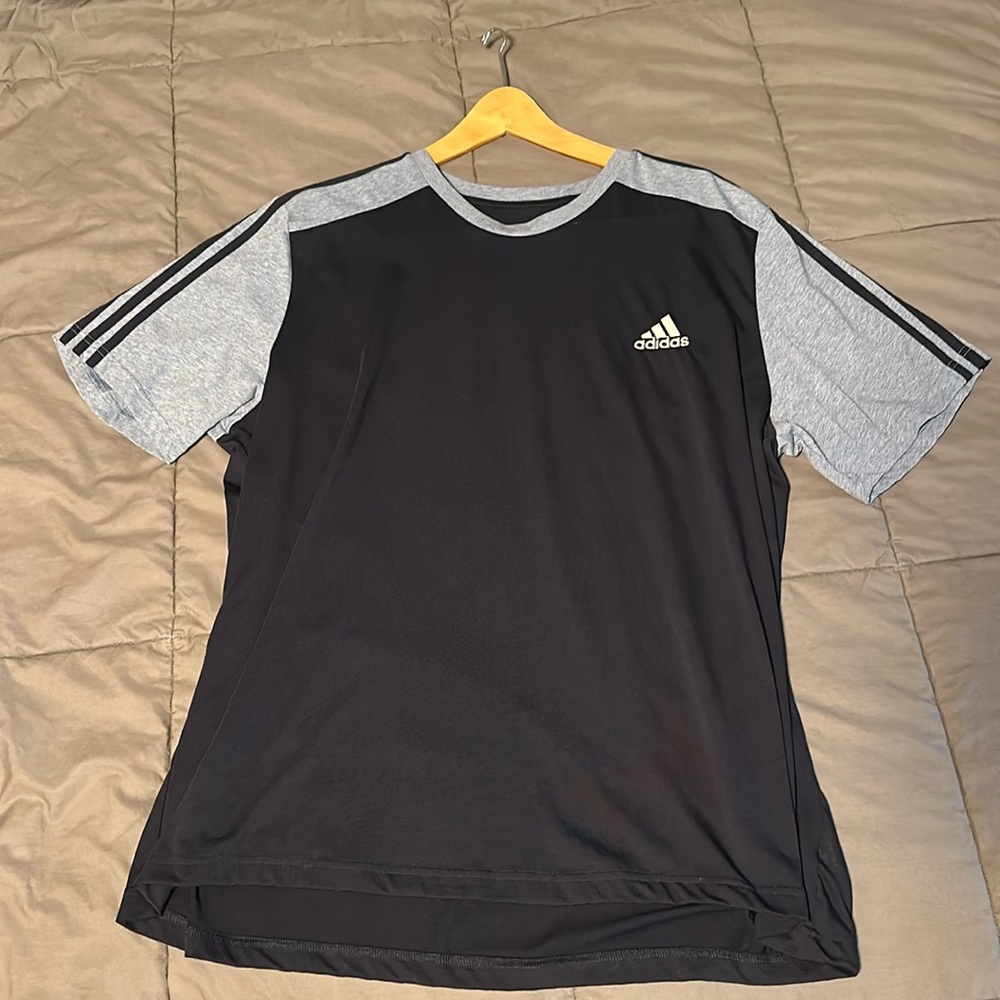 Adidas T-shirt